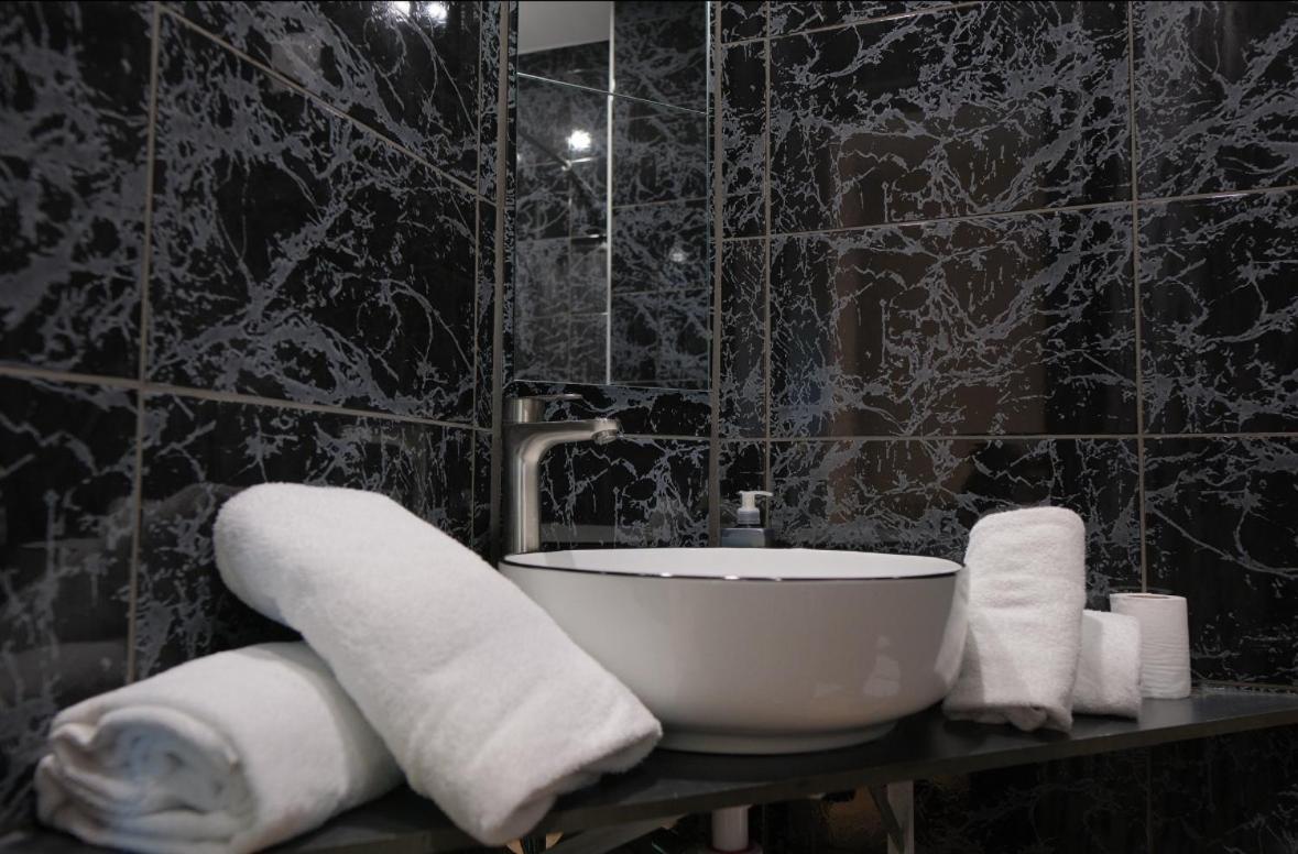 Hotel Le Gambetta Bergerac Esterno foto