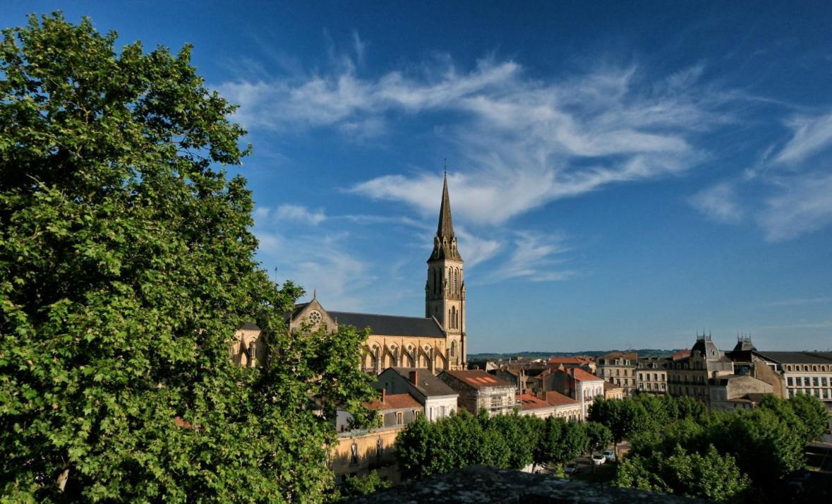 Hotel Le Gambetta Bergerac Esterno foto