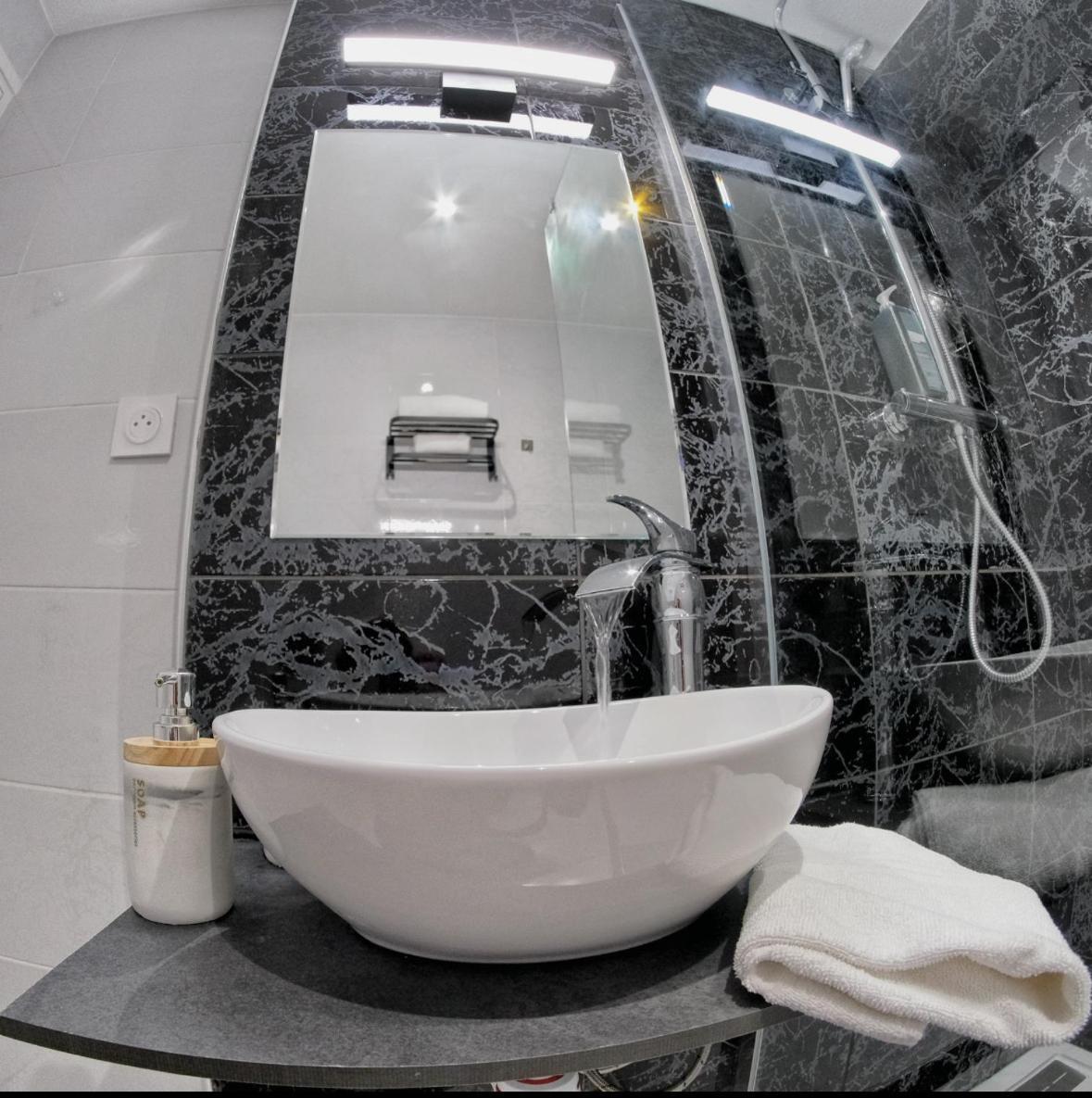 Hotel Le Gambetta Bergerac Esterno foto
